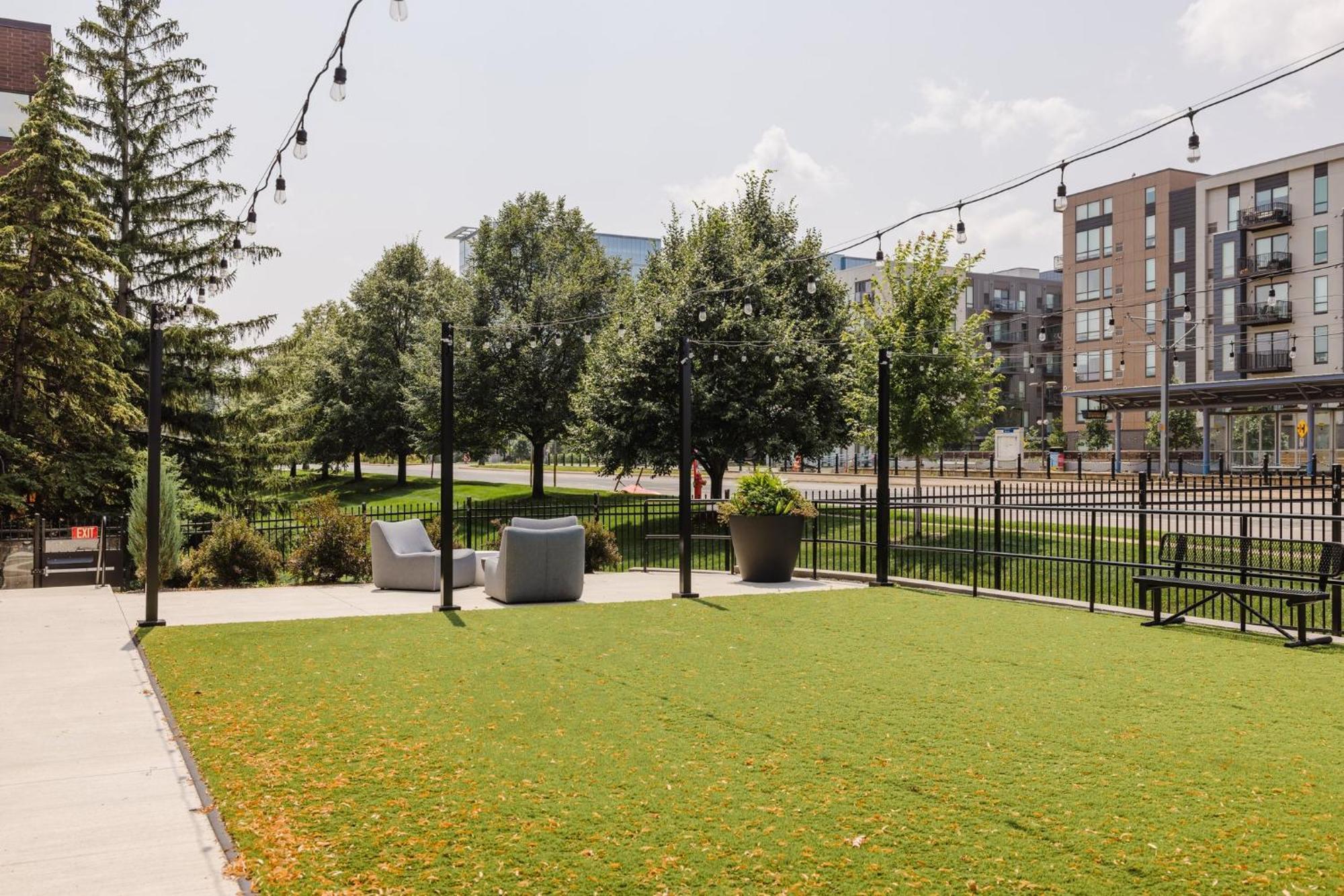 Crowne Plaza Suites Msp Airport - Mall Of America By Ihg Bloomington Exterior photo